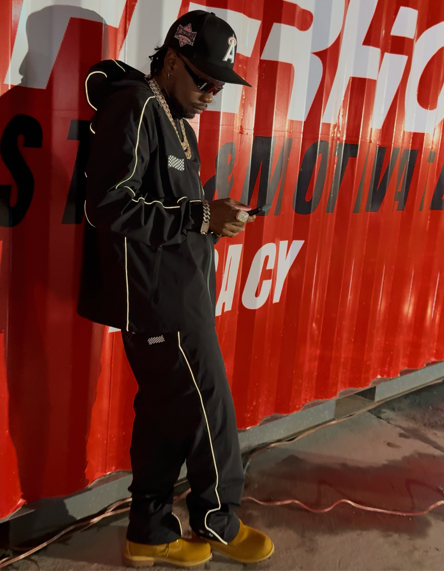 BLACK FULL TRUCKSUIT
